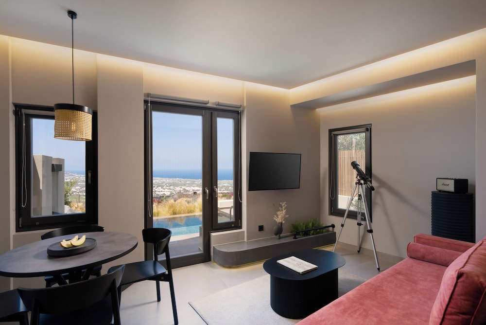 Apikia Santorini Suites - Adults Only 64/85