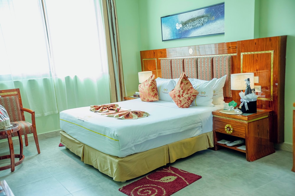 Tiffany Diamond Hotel Makunganya Street 17/66