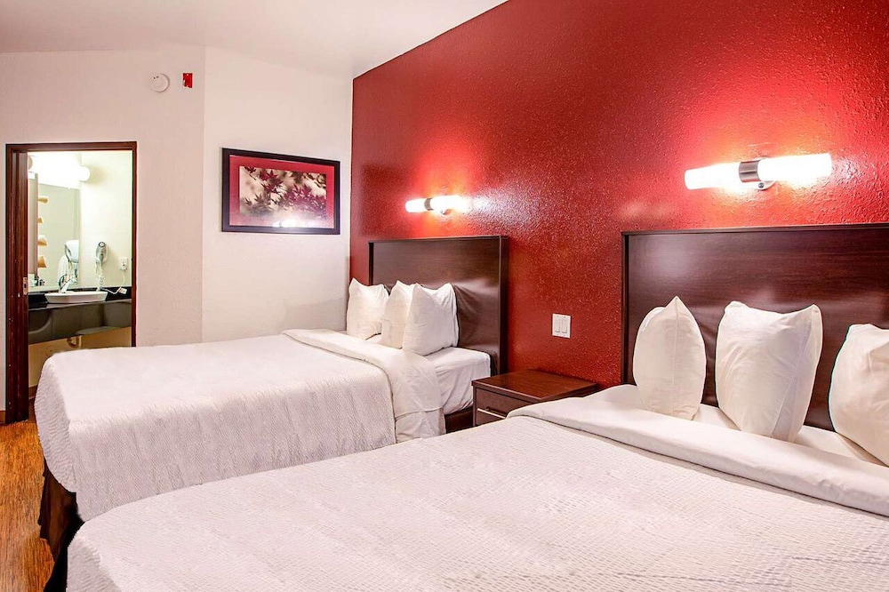 Seasons Inn Traverse City 13/45