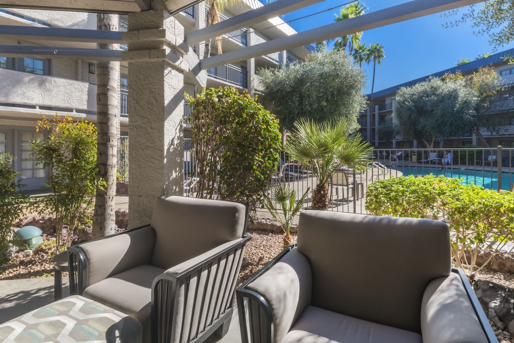 Holiday Inn Hotel And Suites Phoenix Airport North 44/86