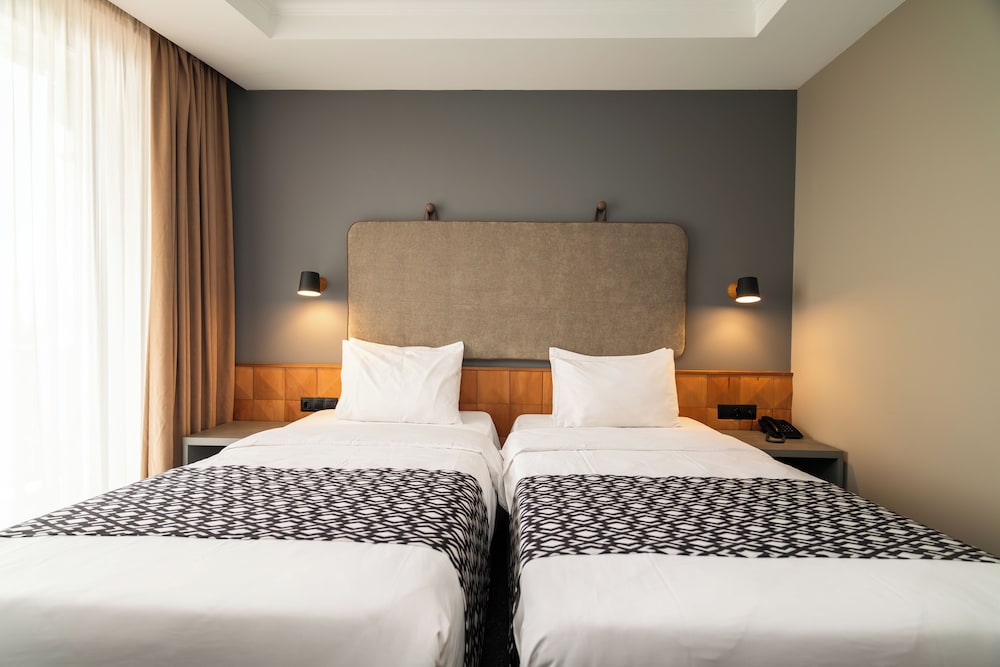 SUPERIOR, DOUBLE OR TWIN BED, CITY VIEW