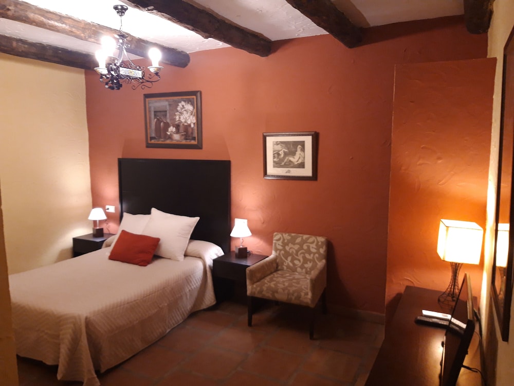 Hotel Hospederia Las Buitreras 18/70
