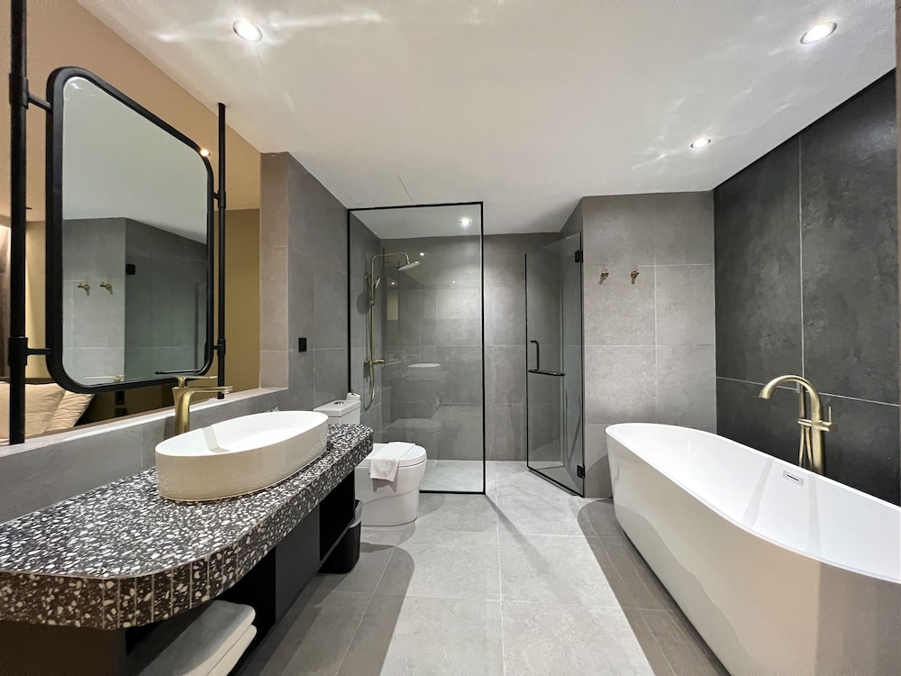 Crystal Crown Kuala Lumpur 55/59