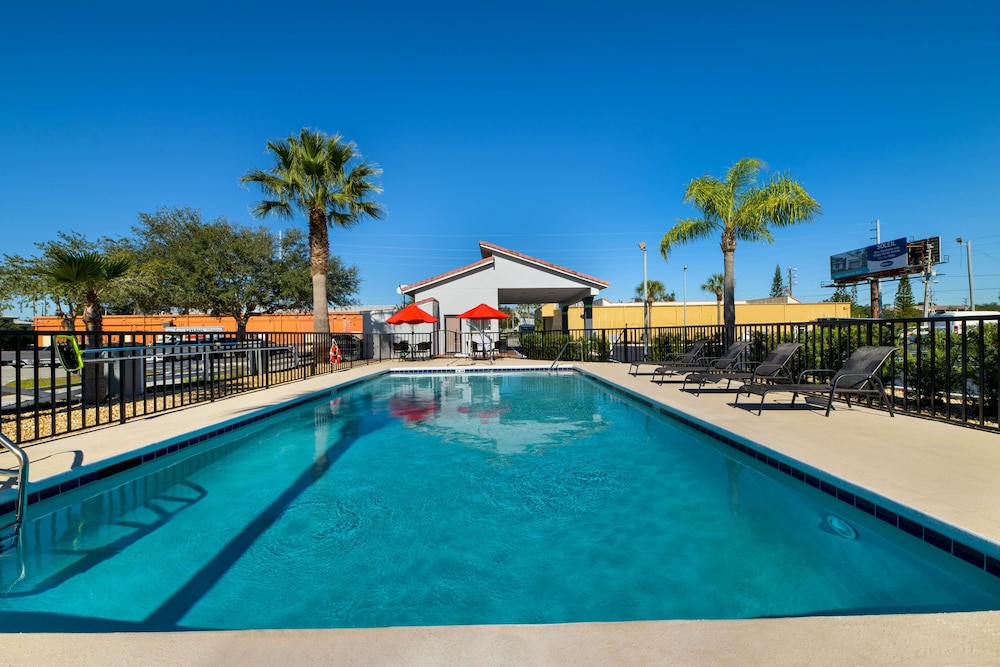 SureStay Hotel by Best Western Clermont Theme Park West 35/50