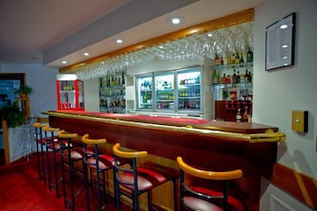 Centrepoint Motor Inn 3/19