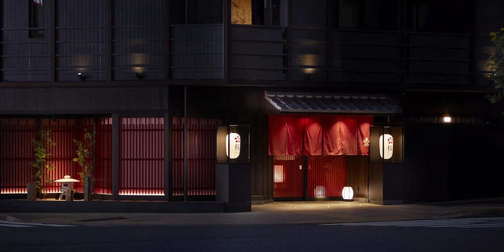 Sakura Sky Hotel 3/50