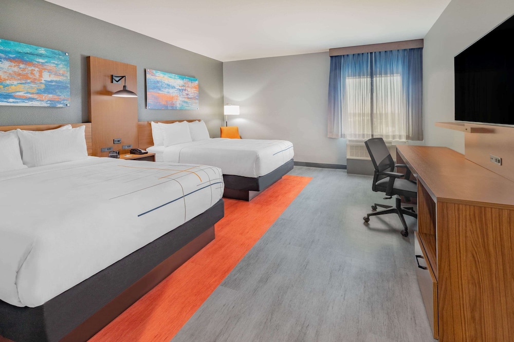 La Quinta Inn Suites By Wyndham Fort Stockton Northeast 21/62