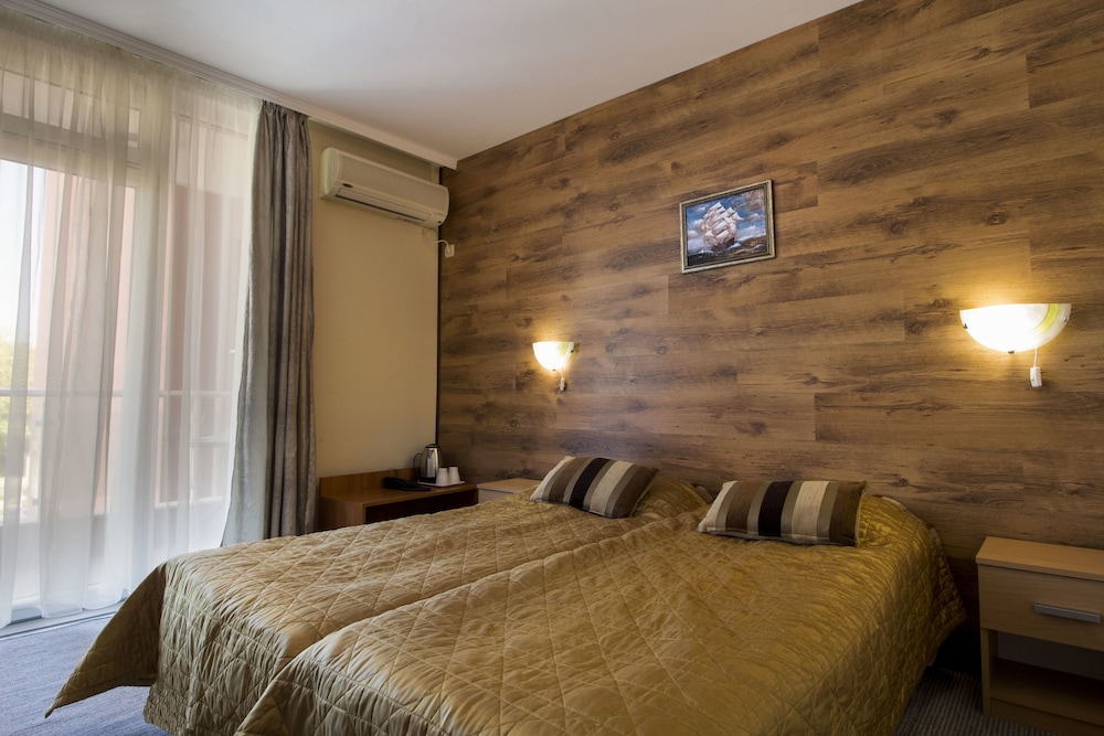 FAMILY HOTEL VENERA 27/48