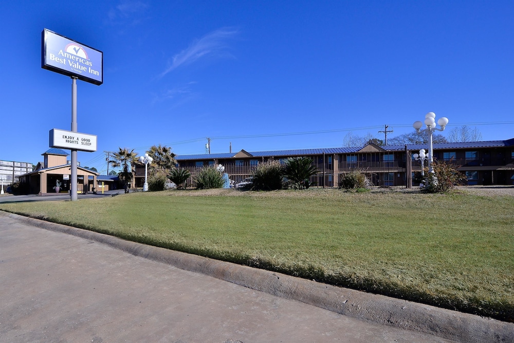 Xecutive Inn and Suites 5/37