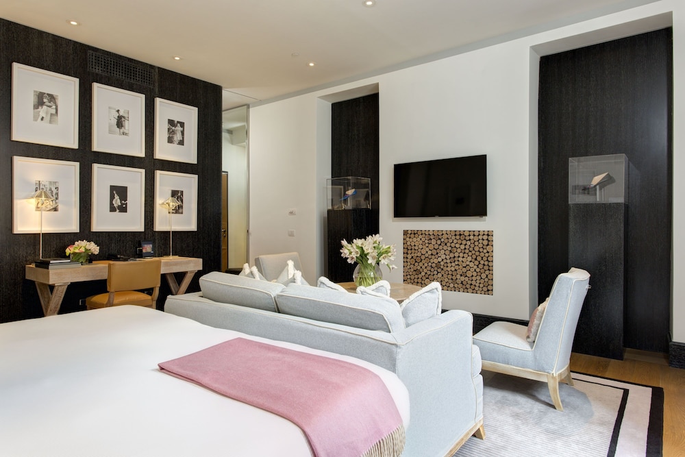 DELUXE, STUDIO, DOUBLE BED