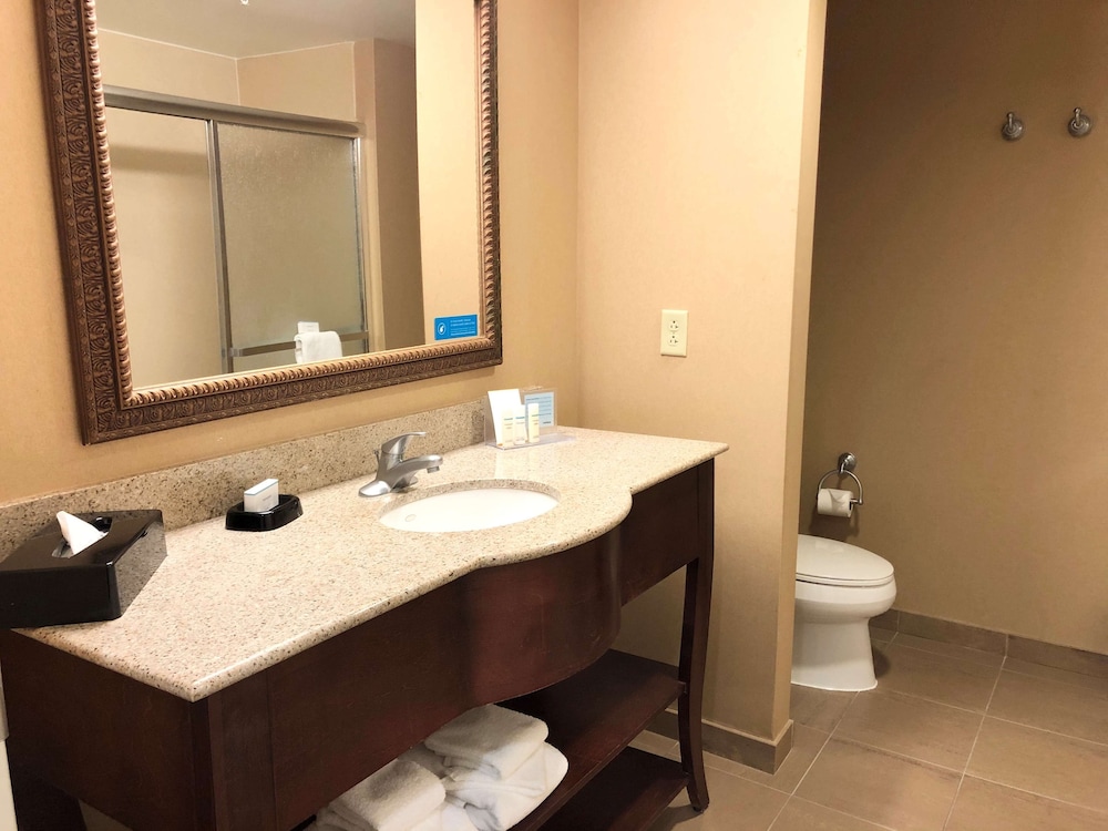 Hampton Inn And Suites Norfolk Airport 40/46