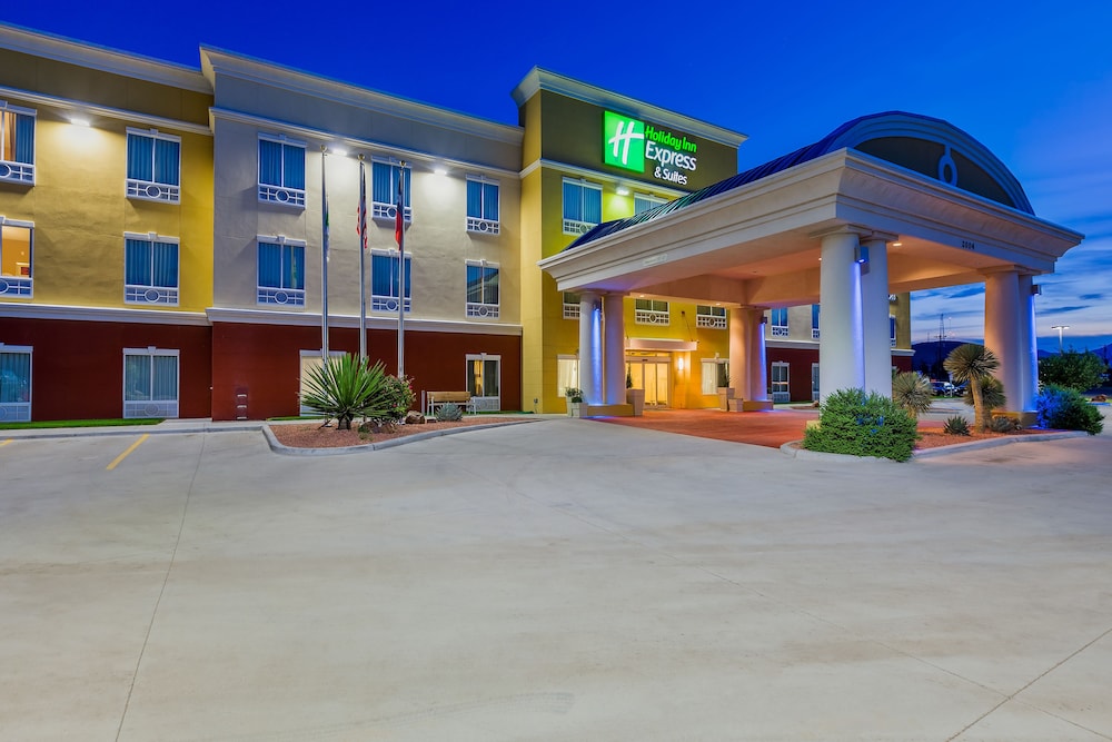 Holiday Inn Express Hotel And Suites Alpine Southeast 5/53