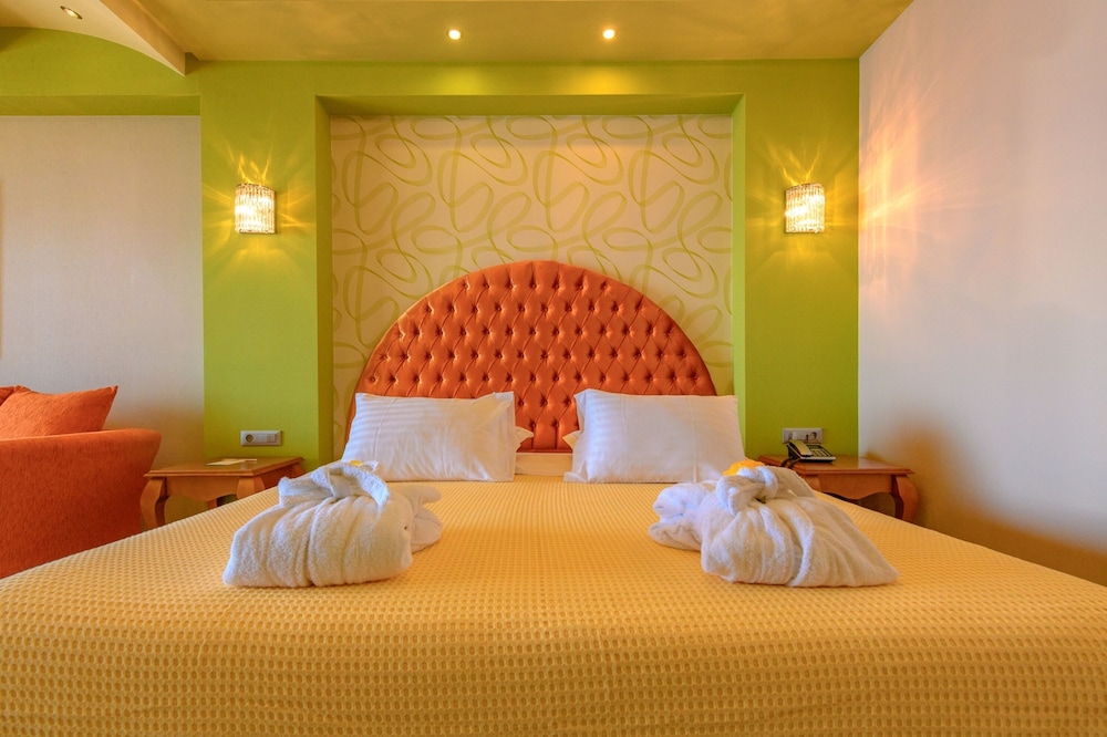 Odyssey Hotel 13/50