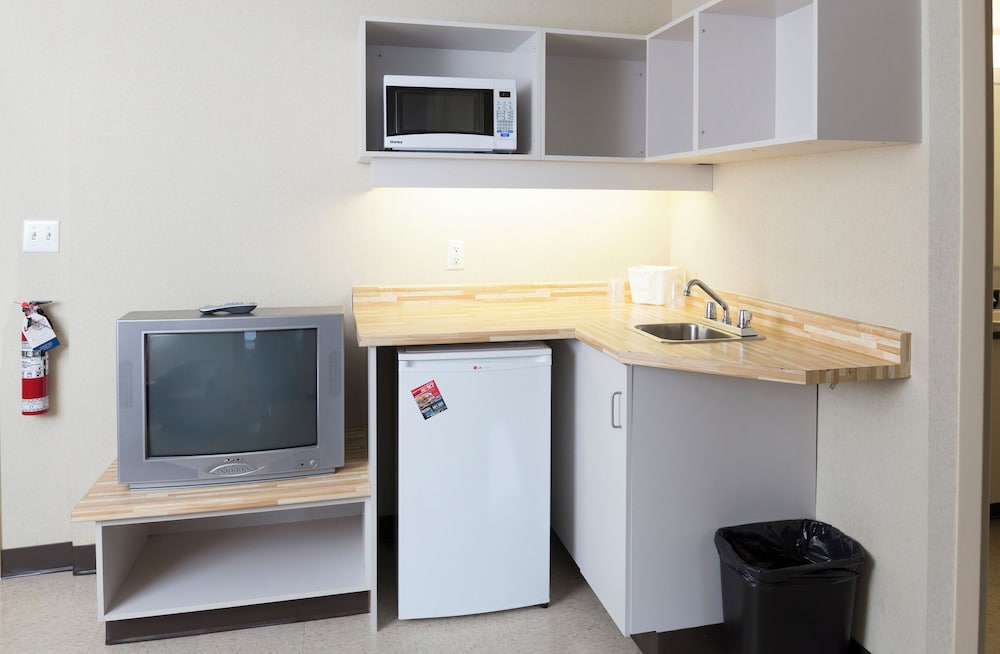 Residence & Conference Centre - Oshawa 18/22