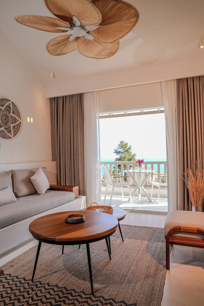 Pilos Suites 29/50