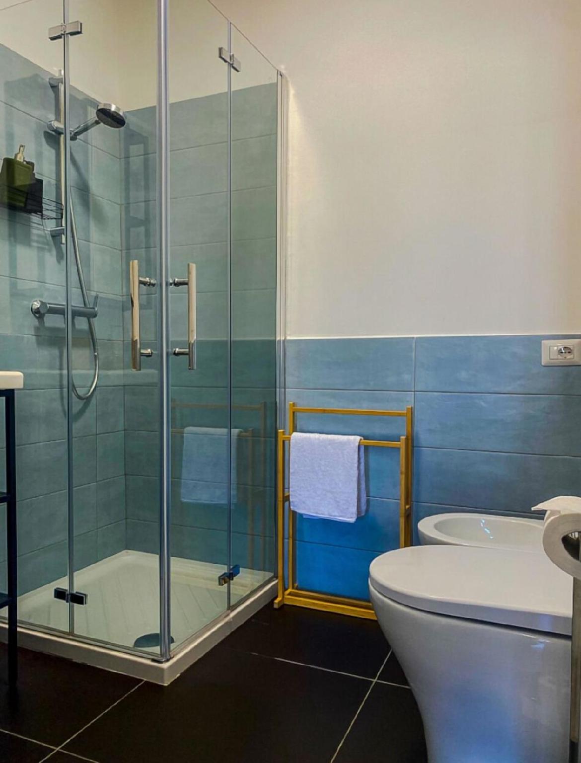 Lexie Suites 25/28
