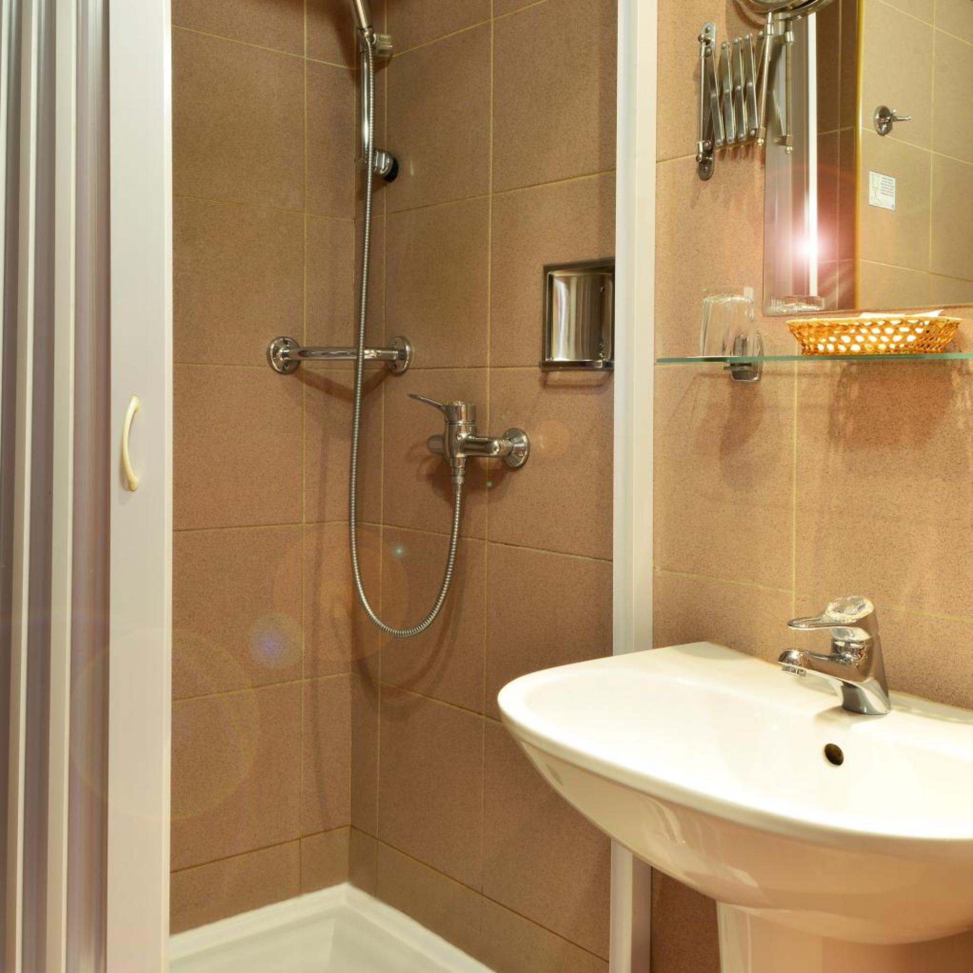 Triple-Room