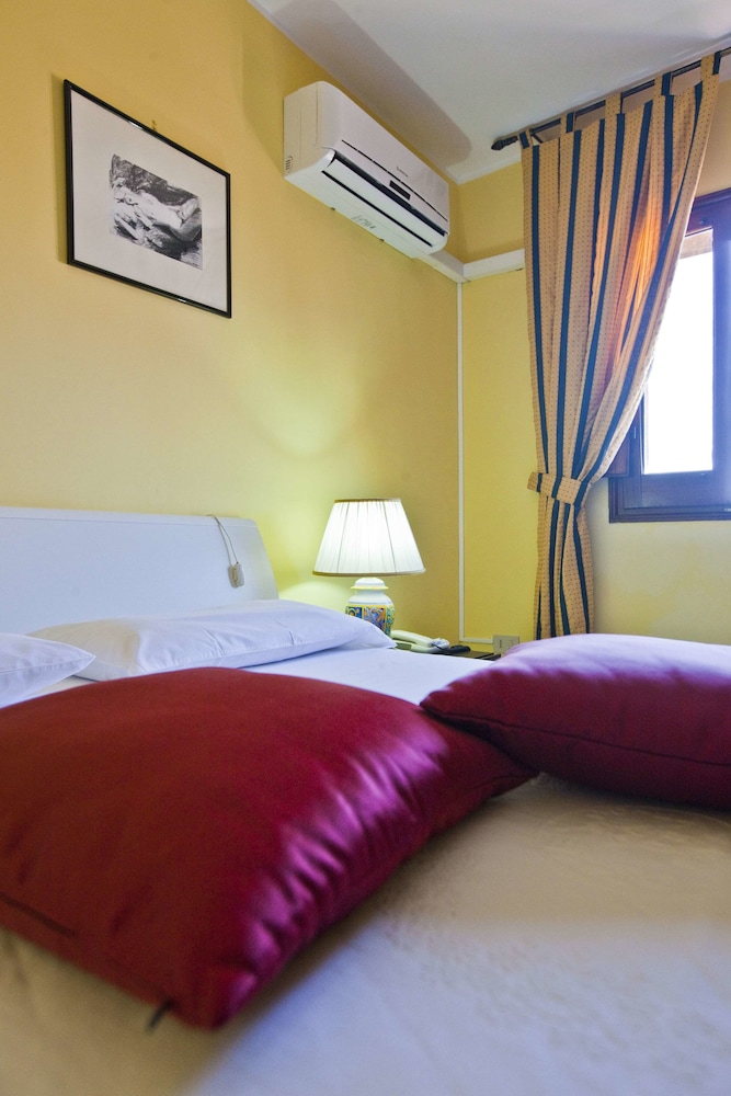 Hotel Elimo 22/72