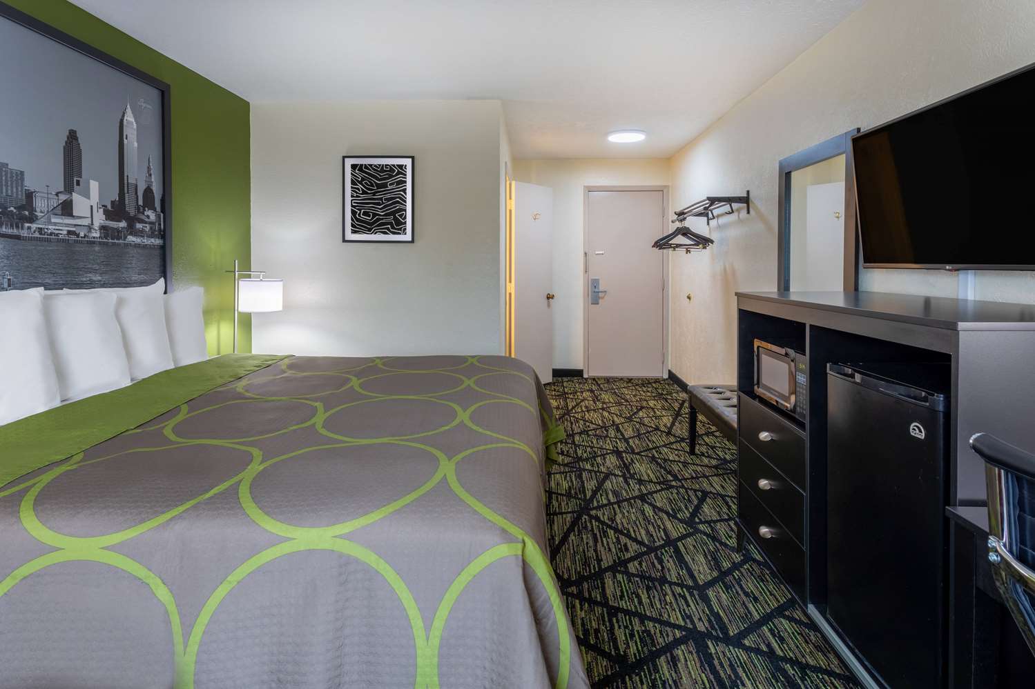 Super 8 by Wyndham Wooster 14/19