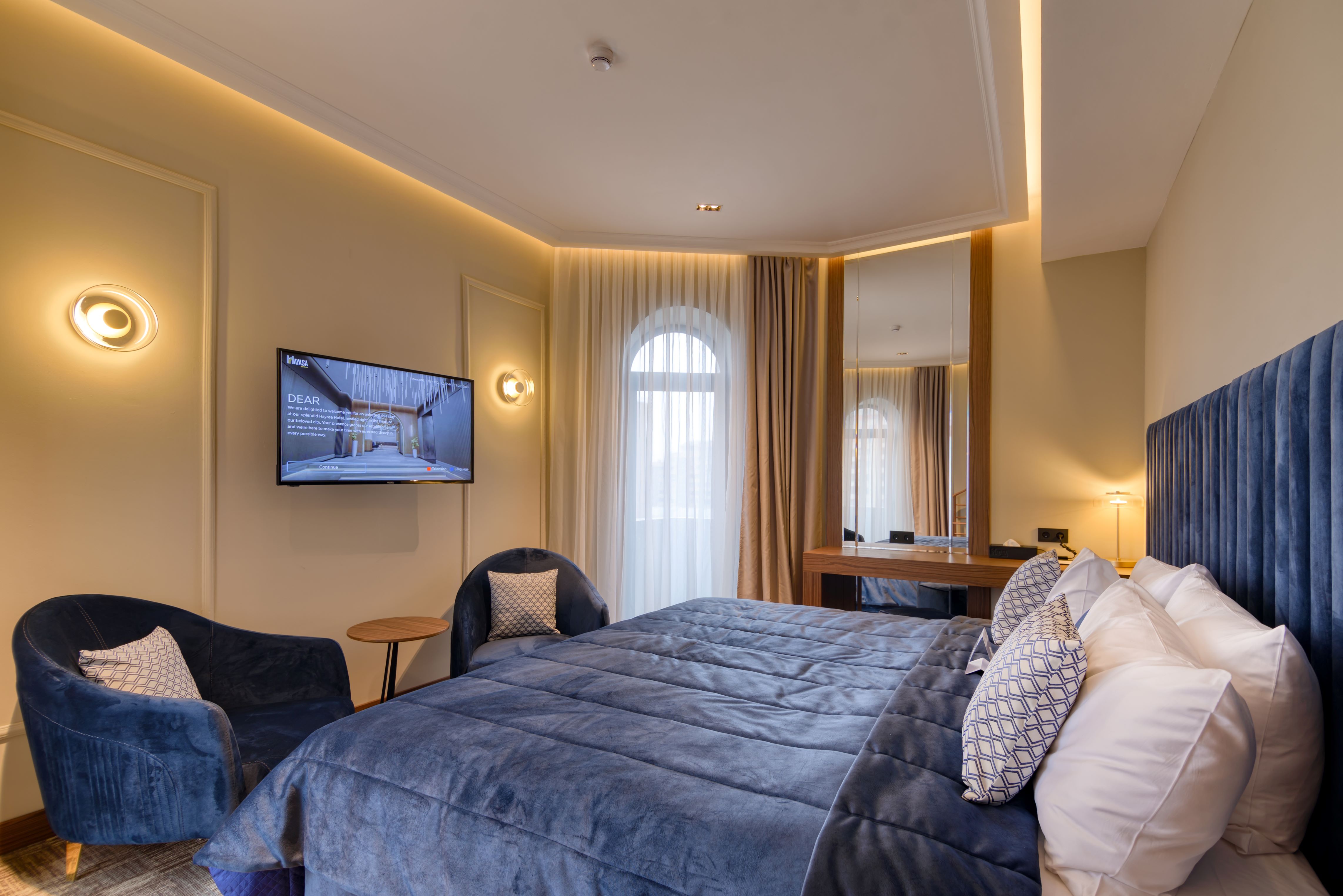 Leo Suite