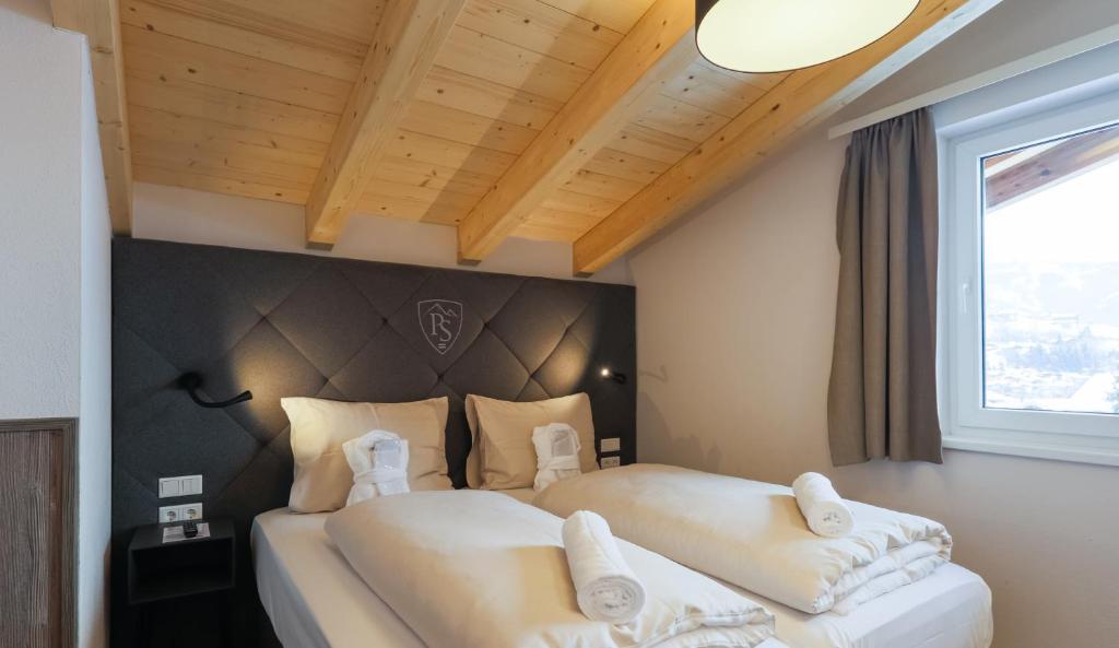 4 Bedrooms, Penthouse Suite, Sauna