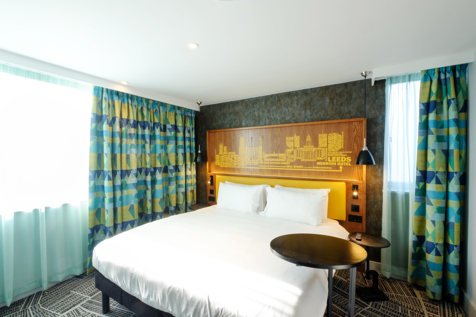 ROOM, KING BED
