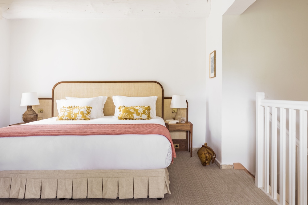 DUPLEX, SUITE