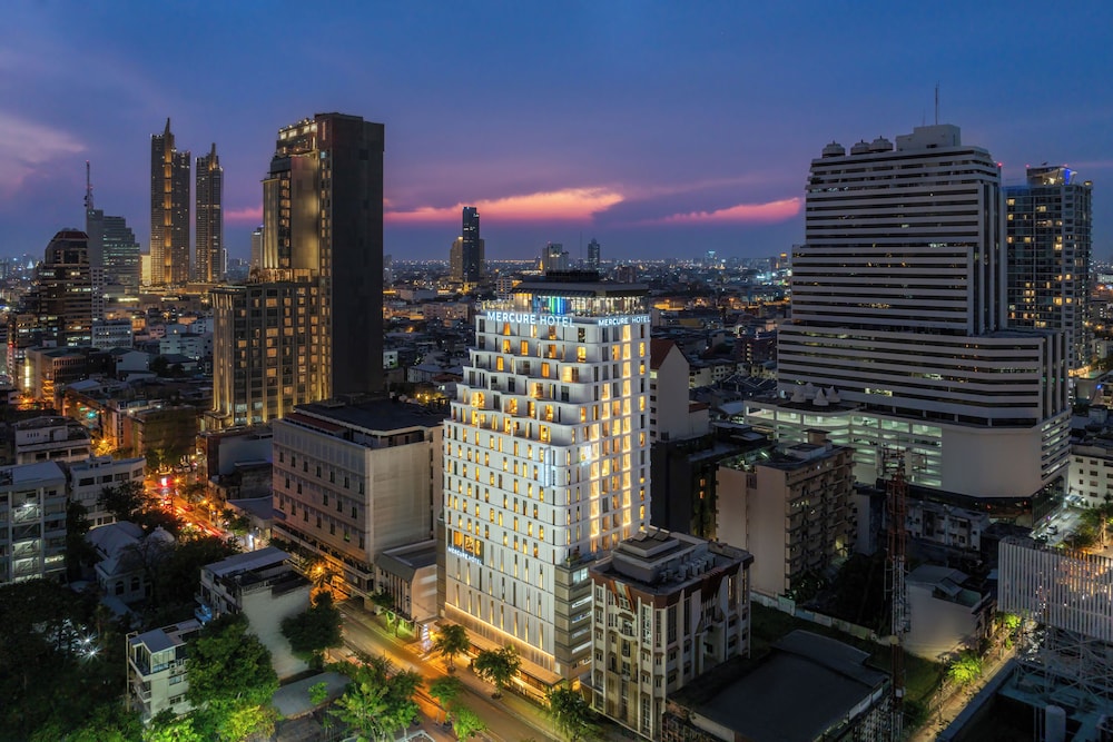 Mercure Bangkok Surawong 59/64