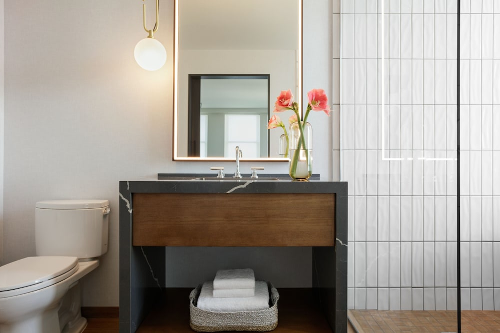 غرفة بريميوم بسريرين كوين بإطلالة على المدينة، Kimpton Harper Fort Worth 4/6