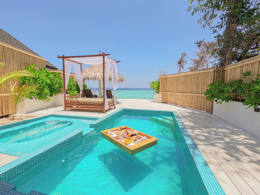 Malahini Kuda Bandos Resort 107/128