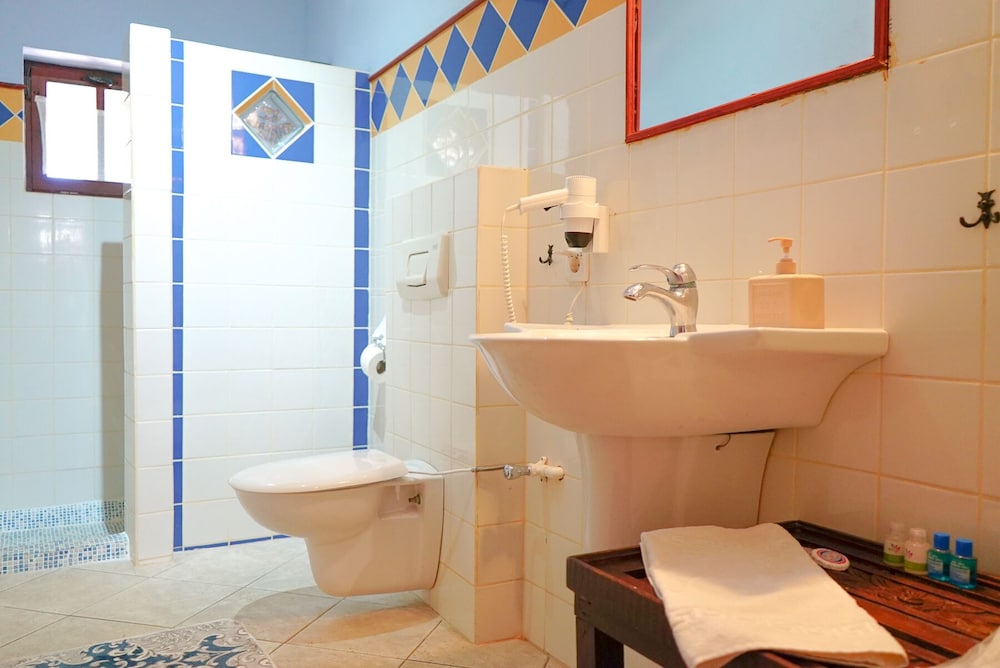 Sato Triopia Butik Otel 50/50