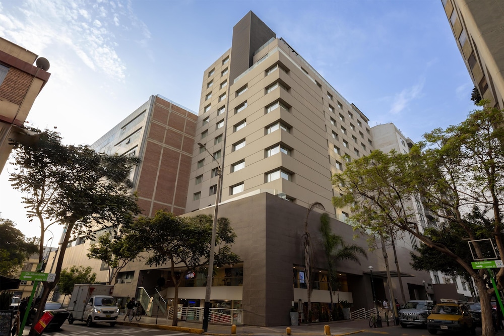 Sonesta Hotel Miraflores 54/57
