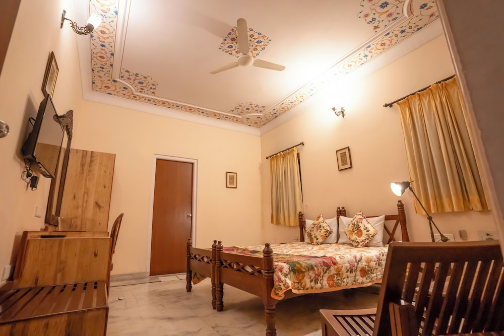 Anuraag Villa 52/65