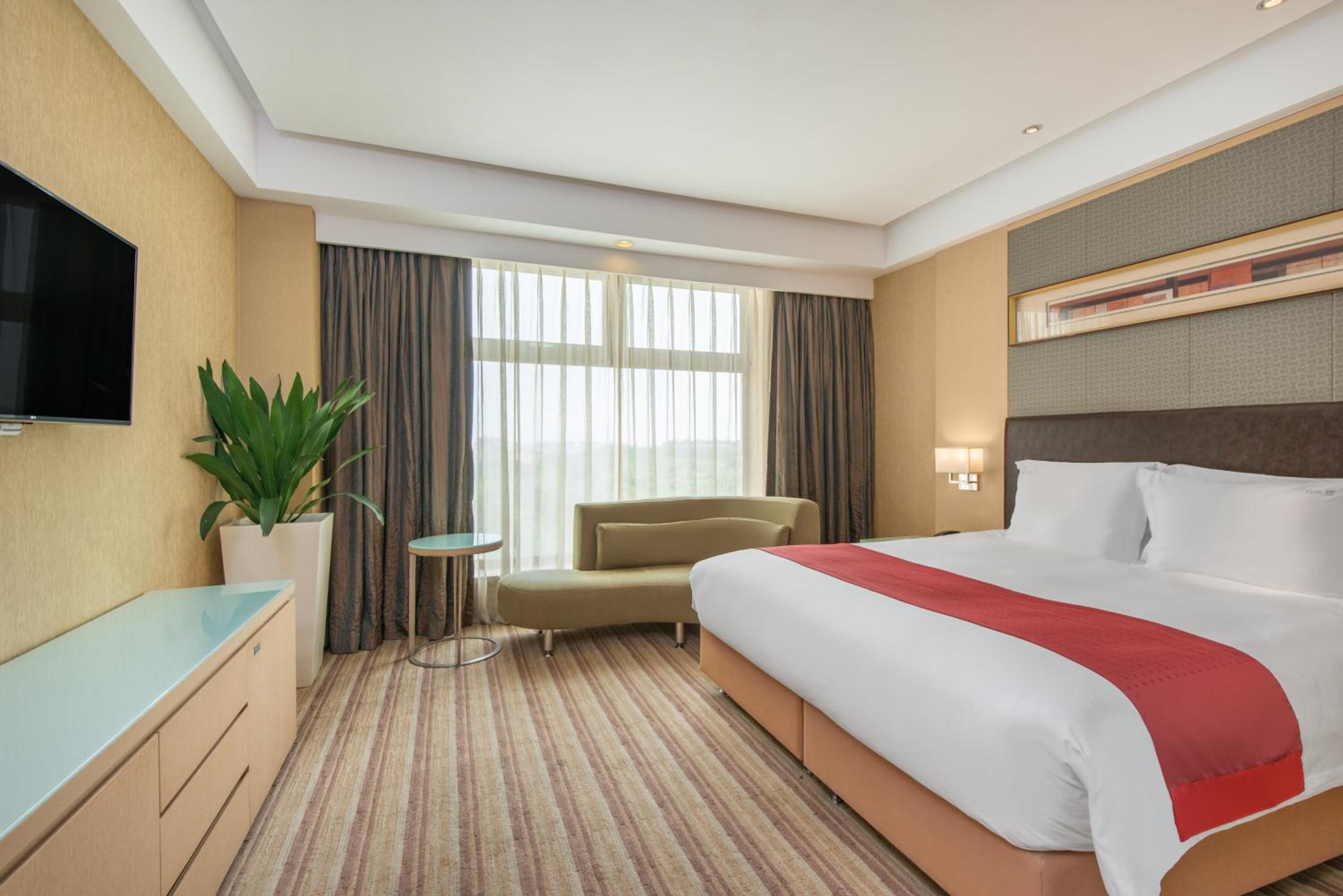 Holiday Inn Qingdao Parkview 11/49