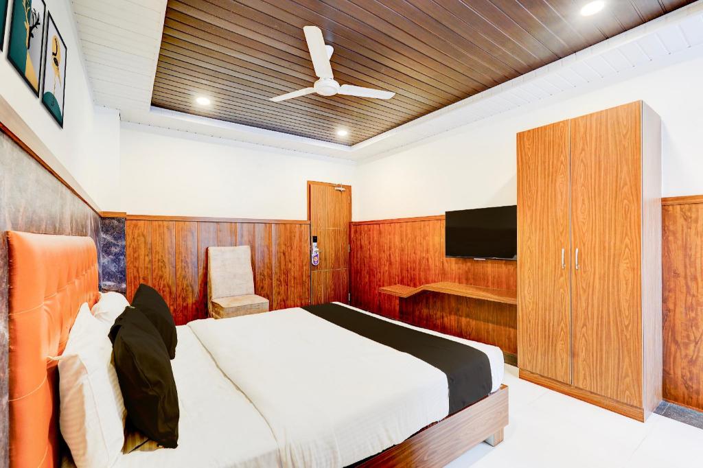 Hotel Grand Orchid 27/38