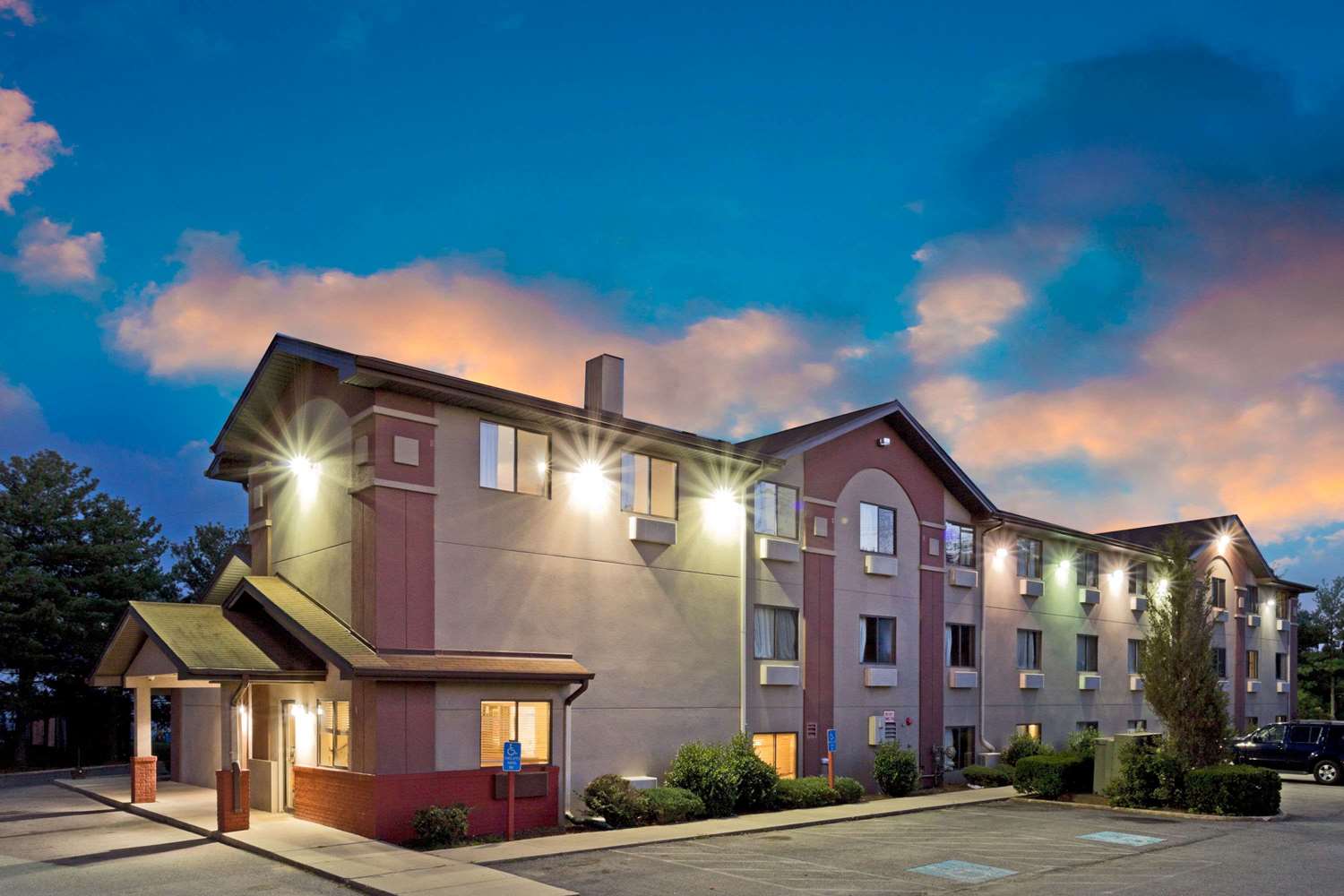 Super 8 By Wyndham Lexington Park/California Area 2/10
