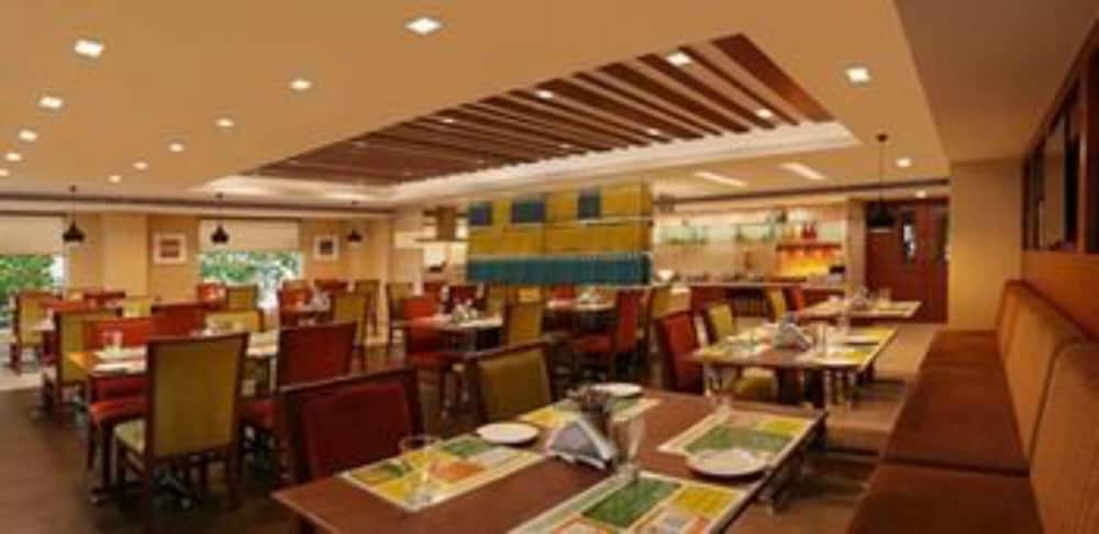 Lemon Tree Hotel Shimona 17/20