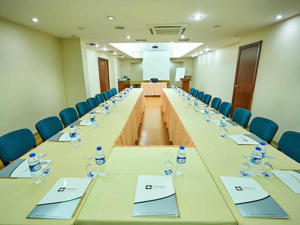 Feronya Hotel 41/50