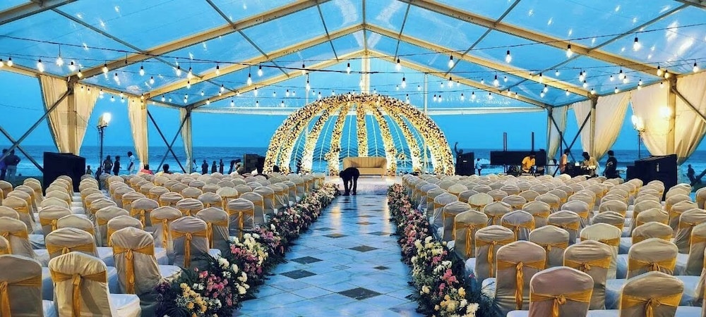 Shelter Beach Resort 44/66