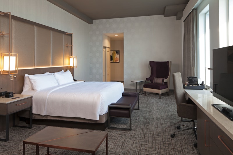 H Hotel Los Angeles, Curio Collection by Hilton 9/59