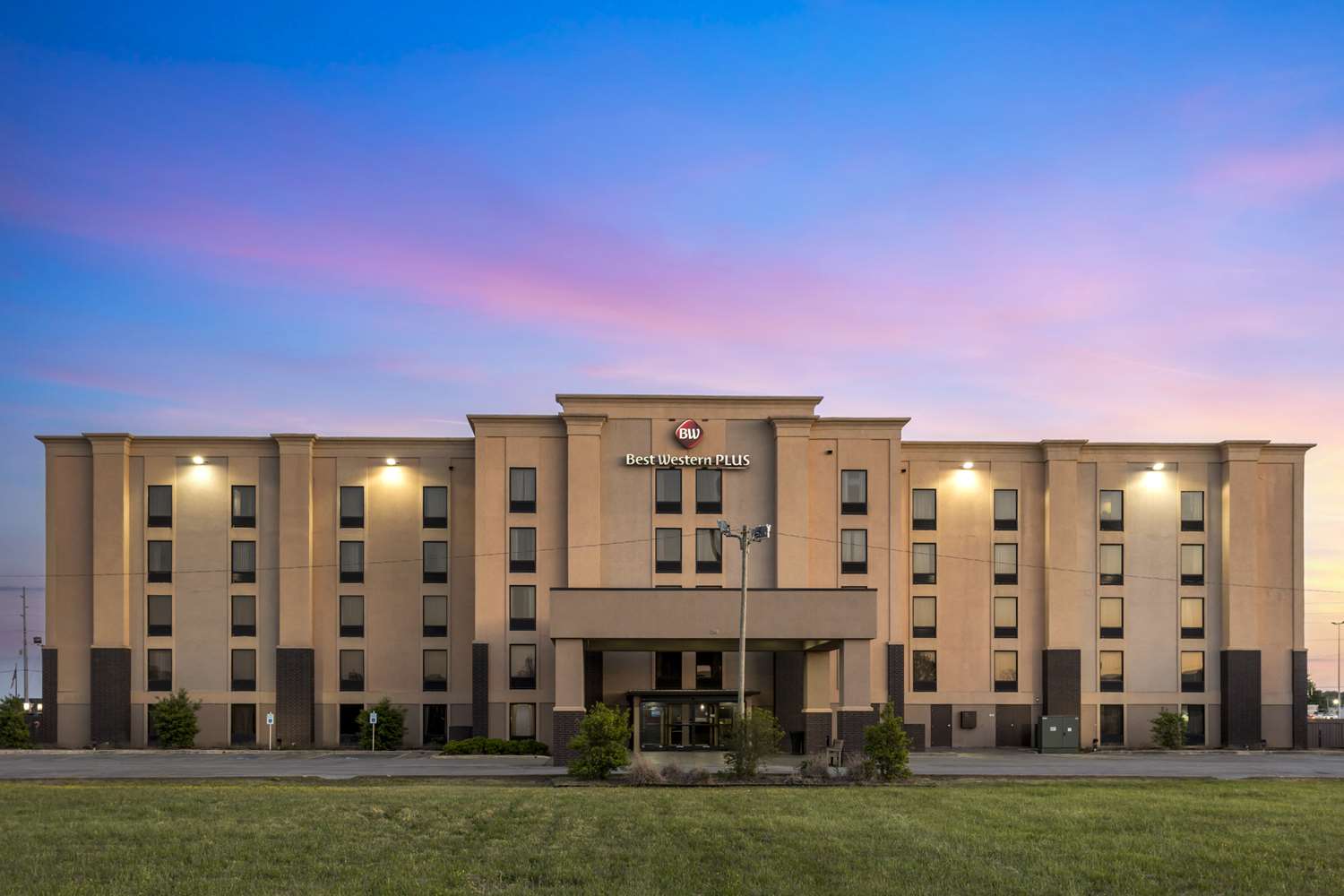 Best Western Plus Jonesboro Inn & Suites 2/13