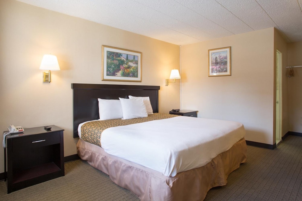 Atlantic Motor Inn Near Boardwalk 17/39