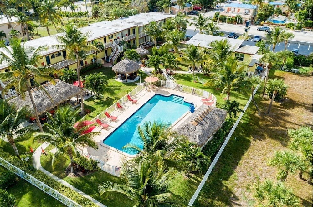 Oceans Beach Resort Suites 61/67