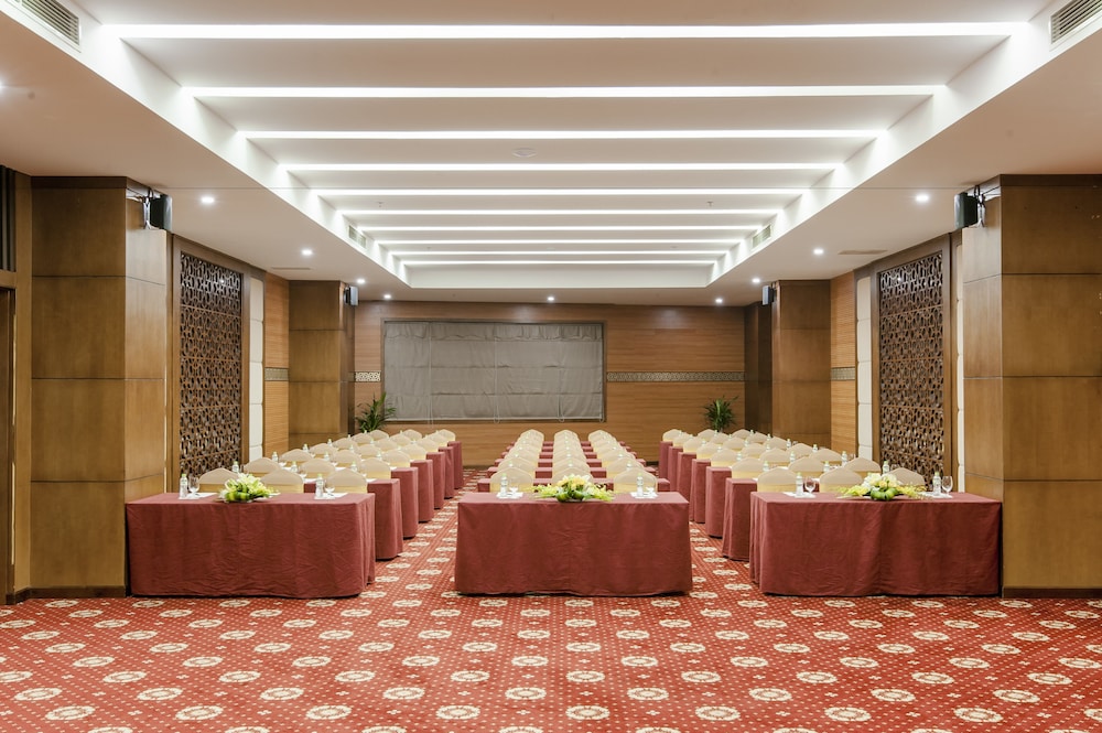 Muong Thanh Grand Lao Cai Hotel 47/63