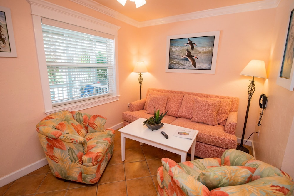 Tropic Isle Beach Resort 44/68