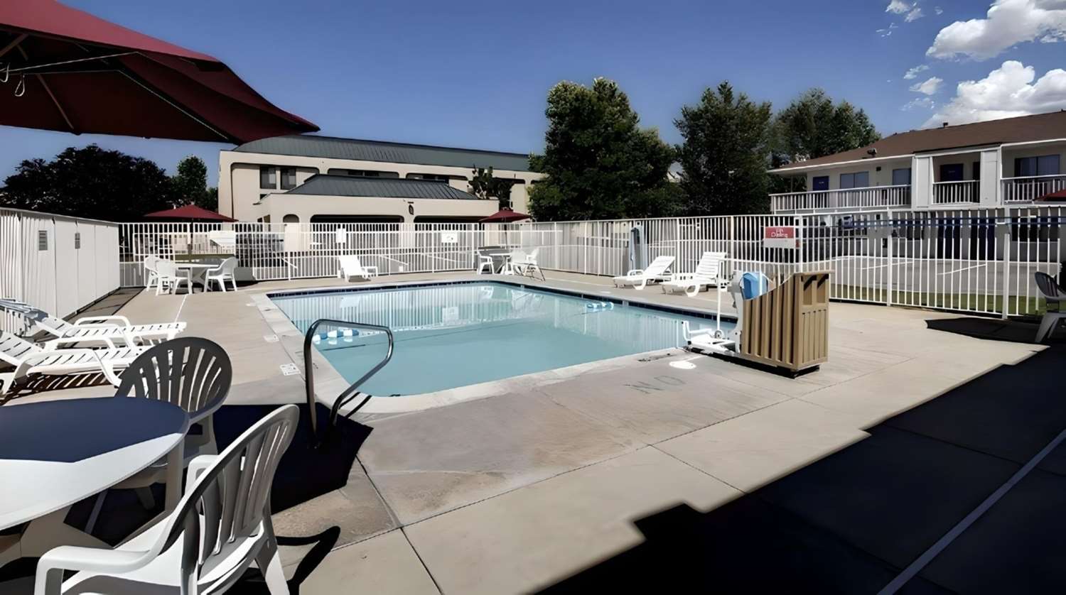Super 8 by Wyndham Woods Cross/Salt Lake City North 12/13