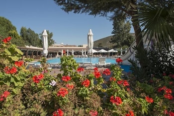 Pigale Beach Resort 10/66