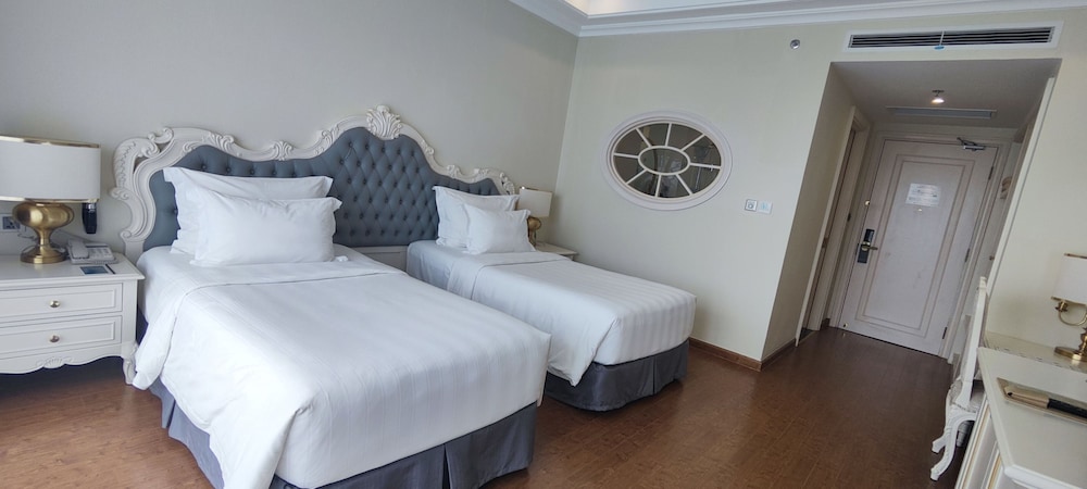 DELUXE, TWIN BEDS, OCEAN VIEW