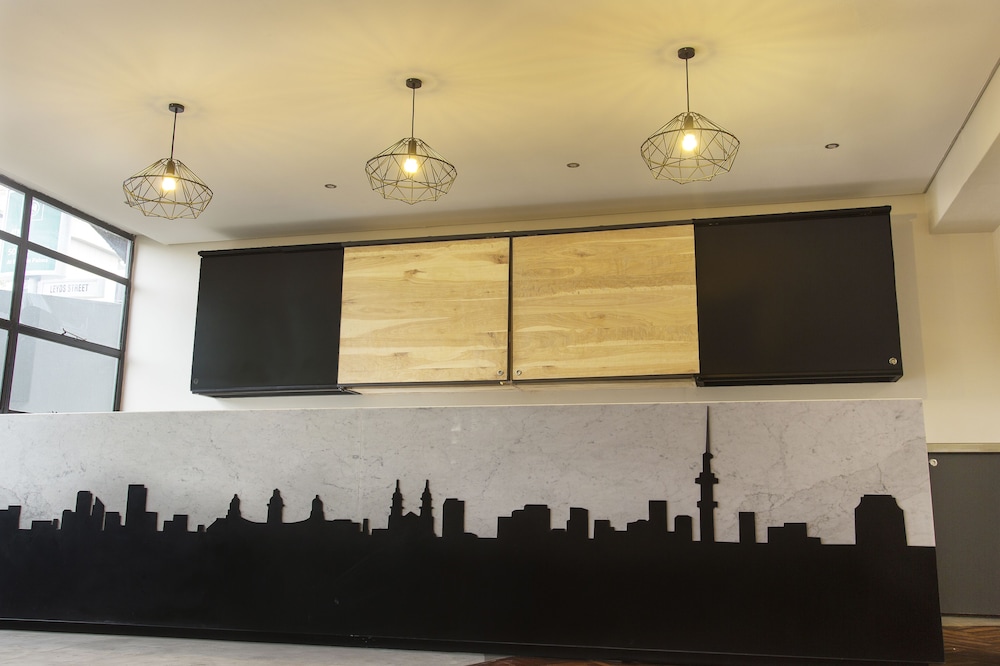 Hotel 224 6/83