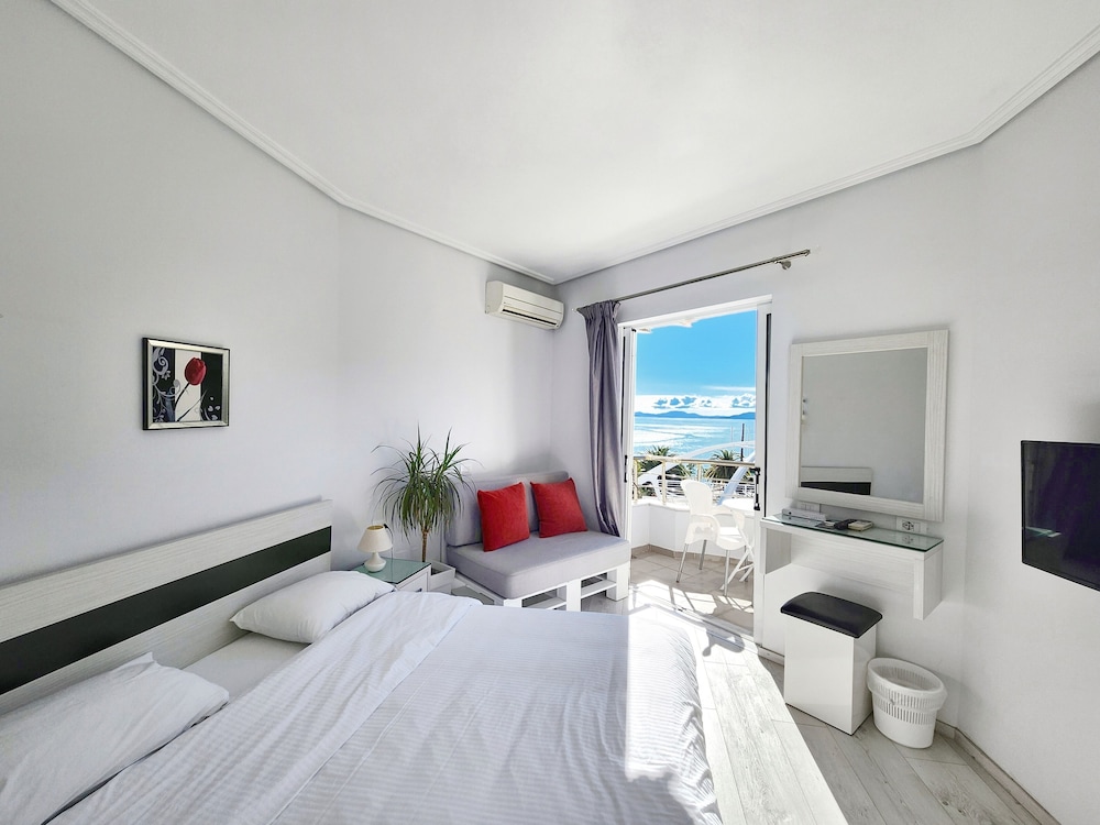 Standard, Queen Bed, Sea View, Hotel Joan 2/3